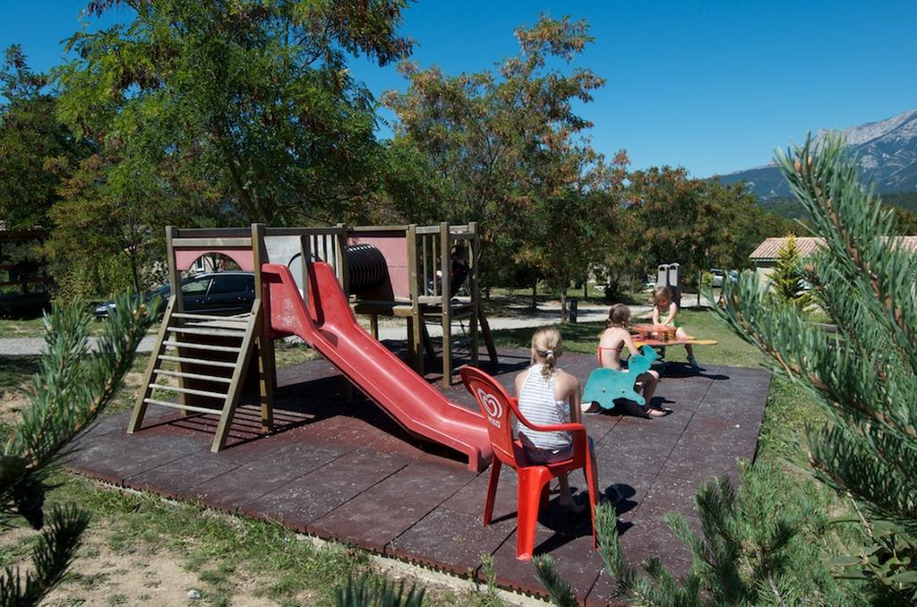 Camping Le Couriou Recoubeau-Jansac المظهر الخارجي الصورة