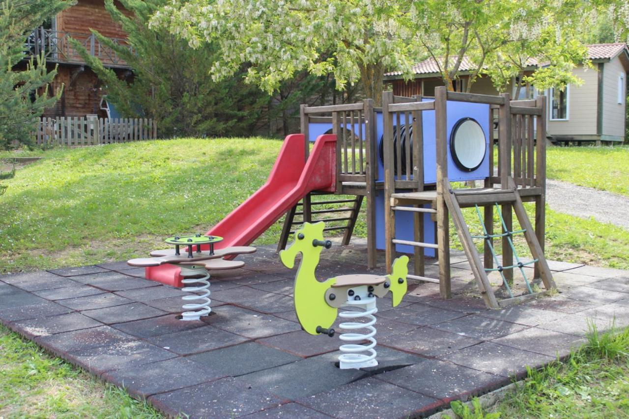 Camping Le Couriou Recoubeau-Jansac المظهر الخارجي الصورة